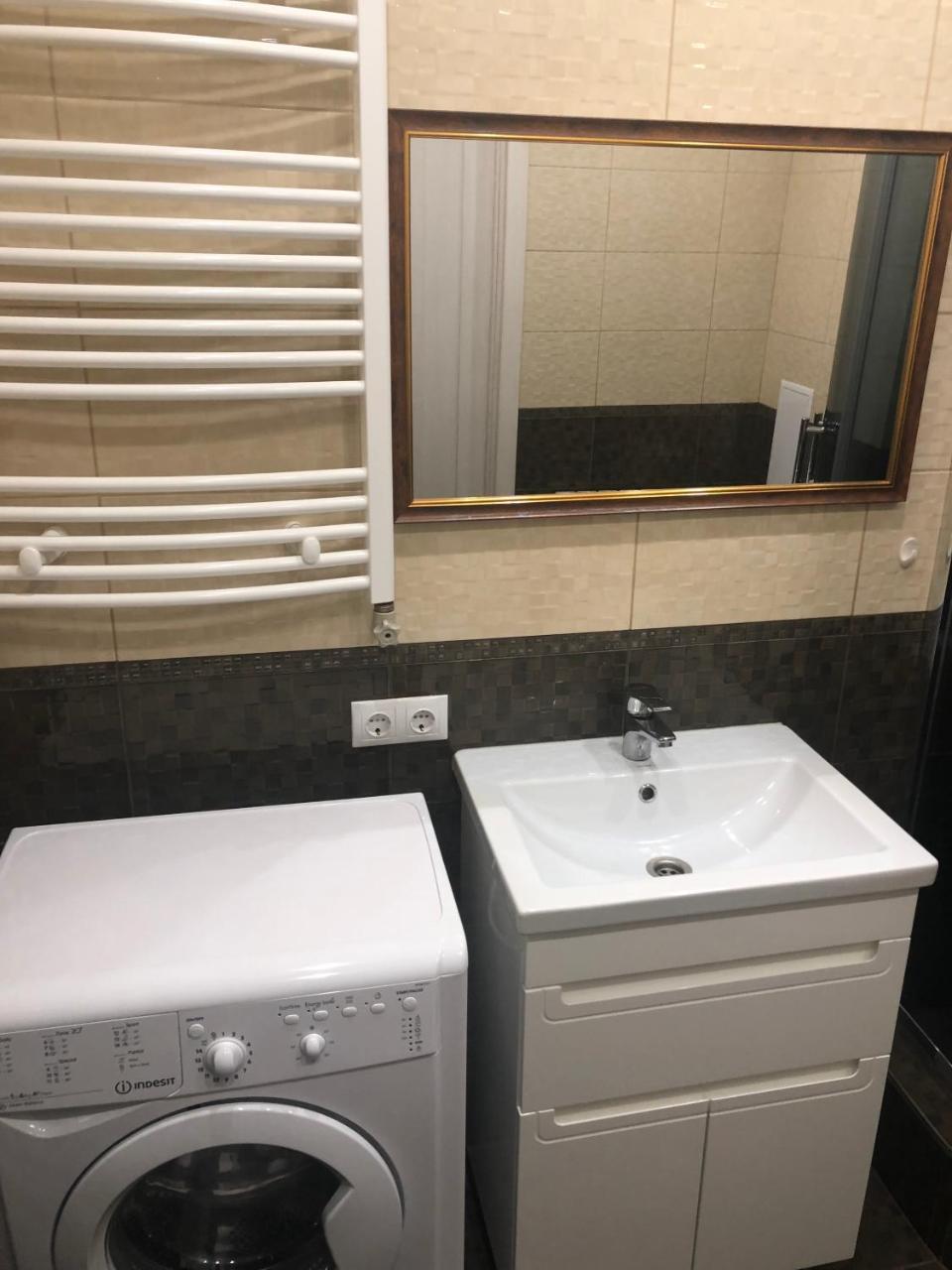 Gil Apartments, 38 Prospect Svobody 乌日霍罗德 外观 照片